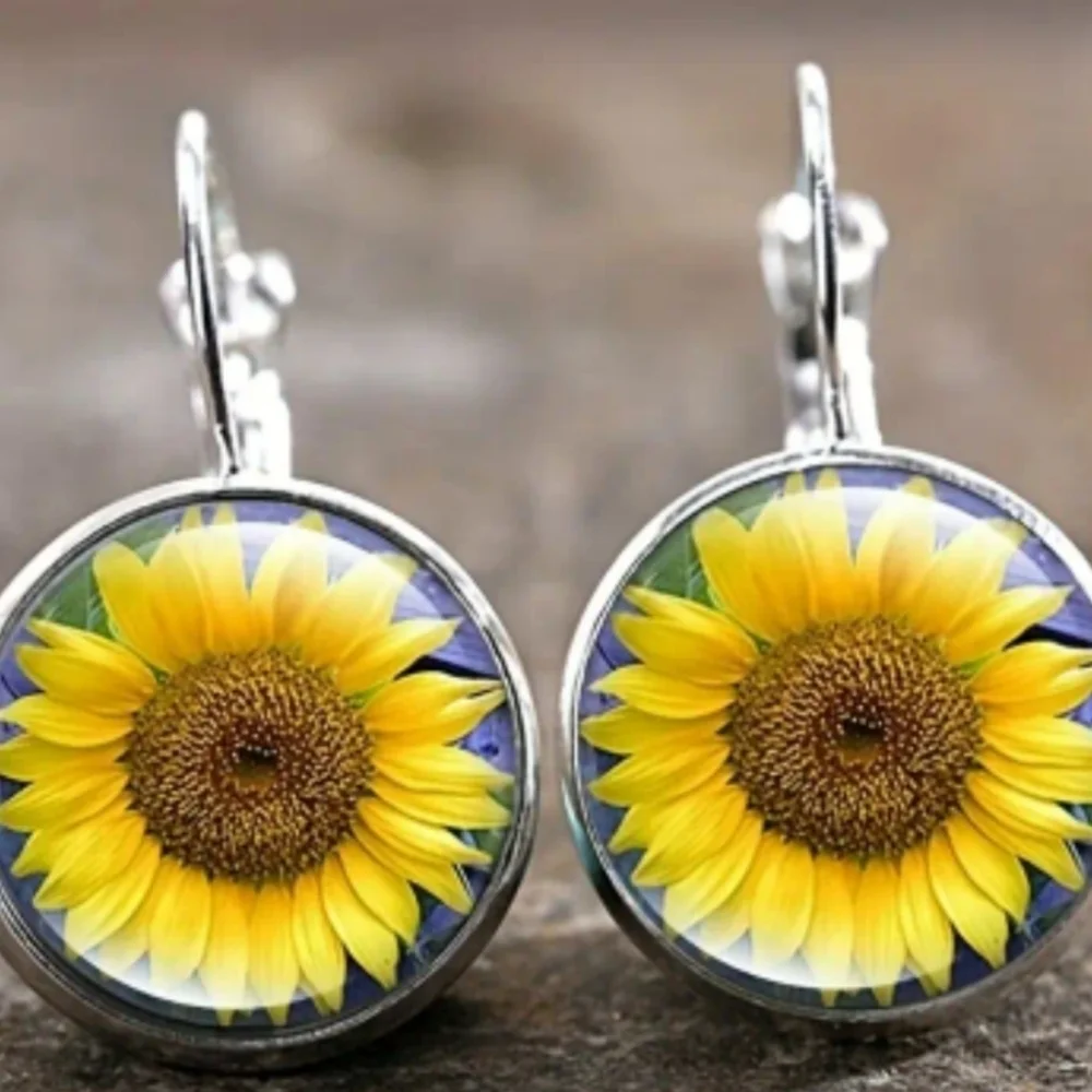 2/$30 Or 3/$35 Y2K Vintage sunflower glass crystal‎ leverback earrings- (#091).